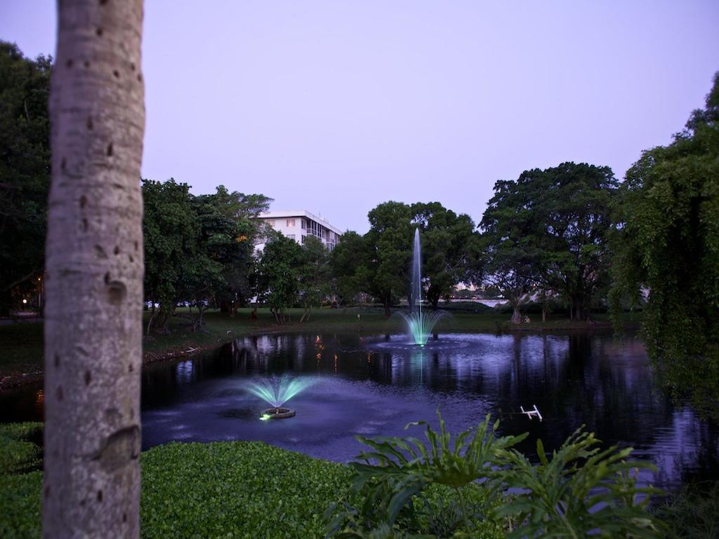 Club Wyndham Palm-Aire Hotell Pompano Beach Exteriör bild